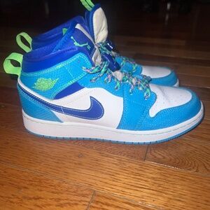 Jordan 1 Mid SE Spirit Blue